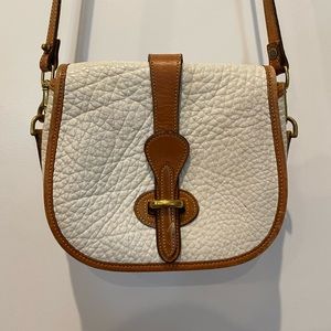 Vintage Downey and Burke small white crossbody
